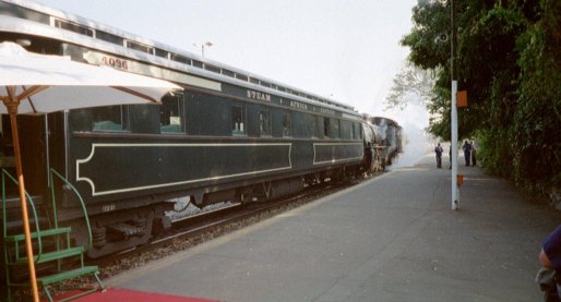 [Steam Africa Express - dit treintje gaat van Victoria Falls (Zimbabwe) naar Livingstone (Zambia)]